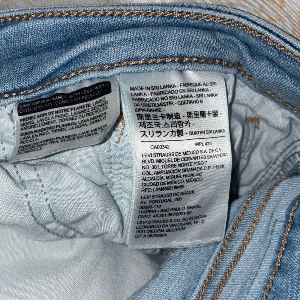 Levi's Women's Light Blue and Medium Blue Skinny Jeans - Pair - Picture 13 of 13